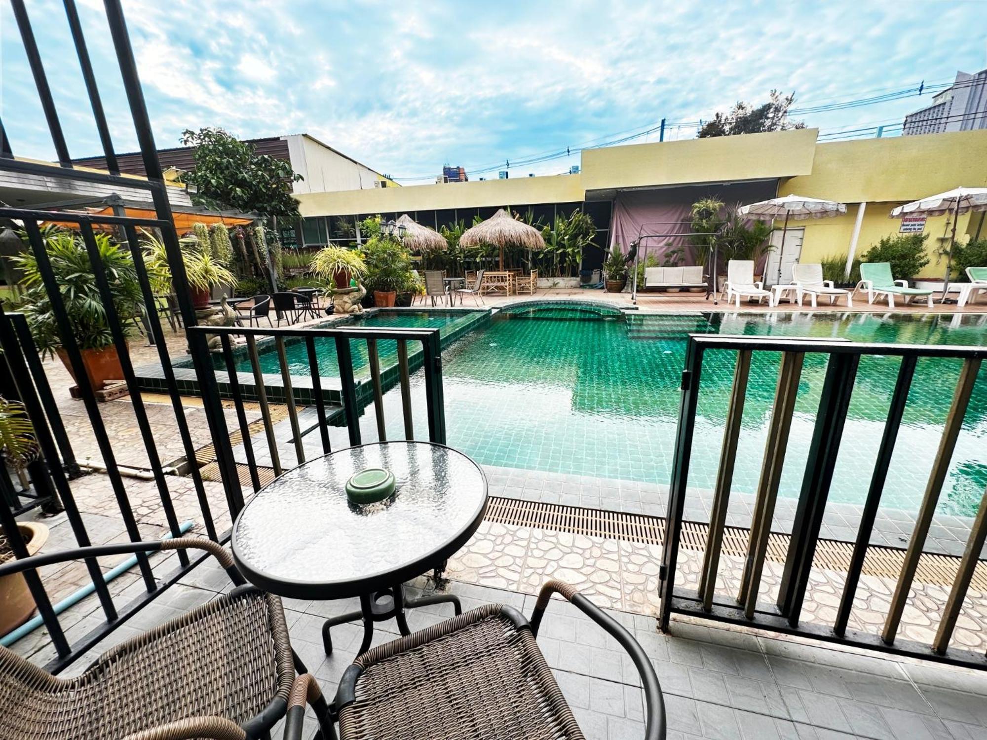 Anantra Pattaya Resort Luaran gambar